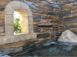 モルタル造形で壁泉付きの池を作成