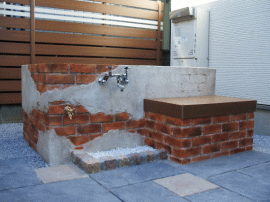 モルタル造形のオリジナル立水栓
